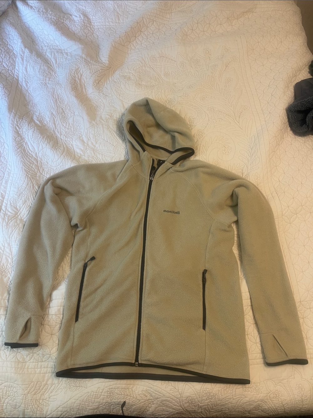 Montbell Men's Size Large Hooded Fleece Jacket in tan